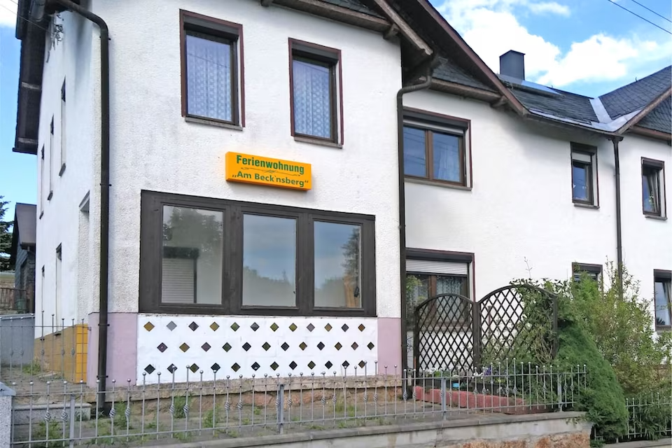 Ferienwohnung mit Terrasse und Gartenblick
